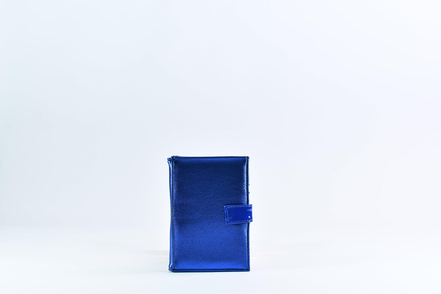 PASSPORT WALLET METALLIC BLUE